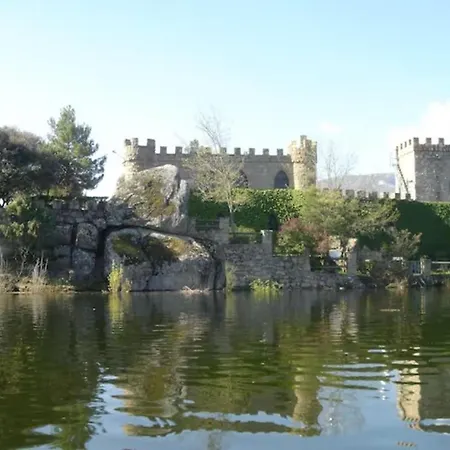 샬레 Island With Castle